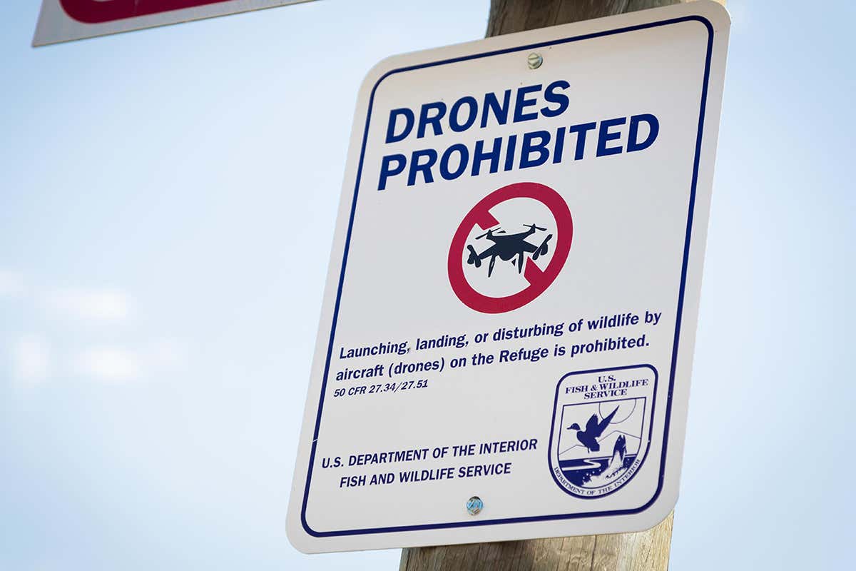 Drones prohibited sign