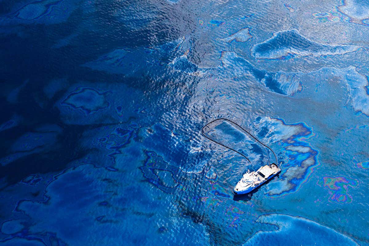 Satellites are used to assess oil spills and guide their clean-up