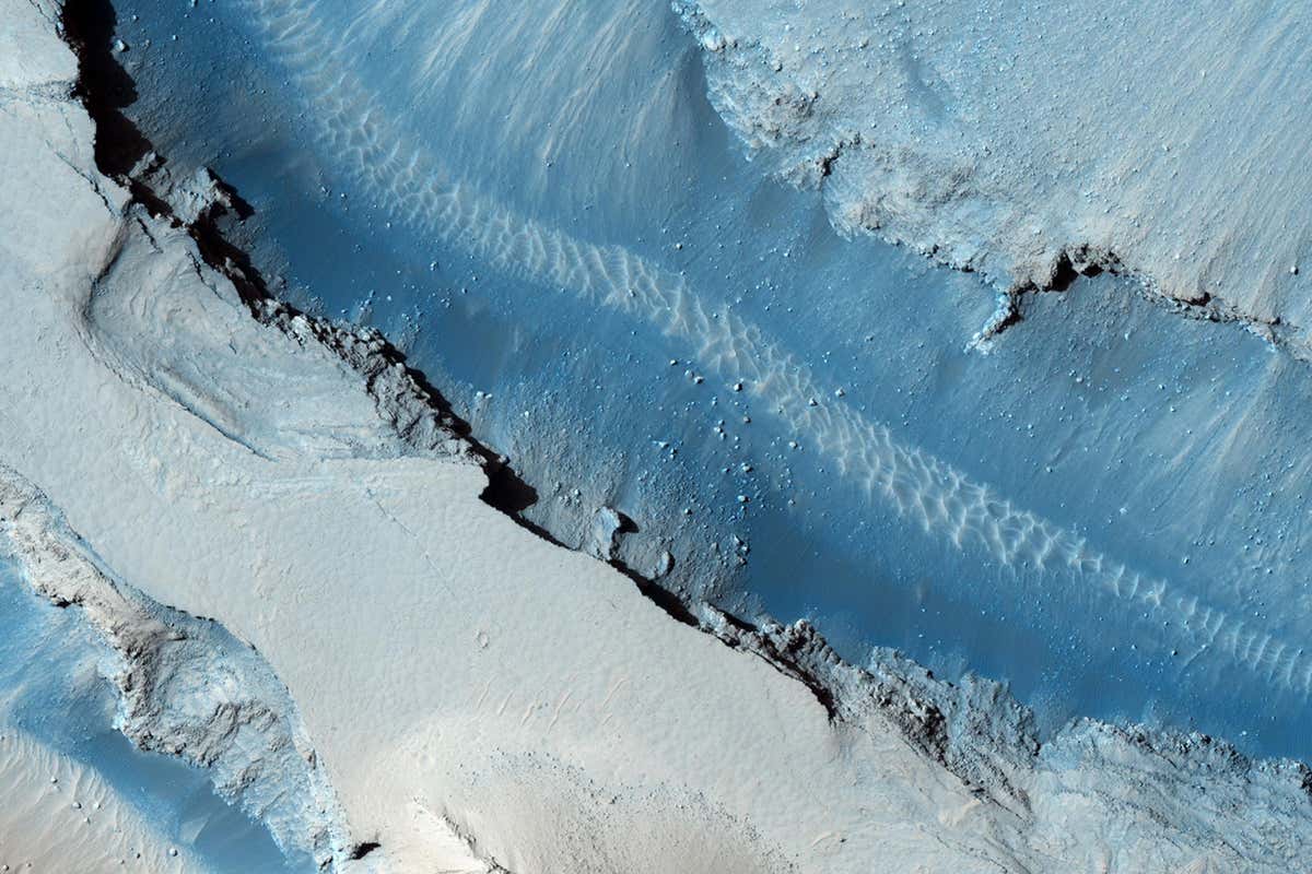 Cerberus Fossae