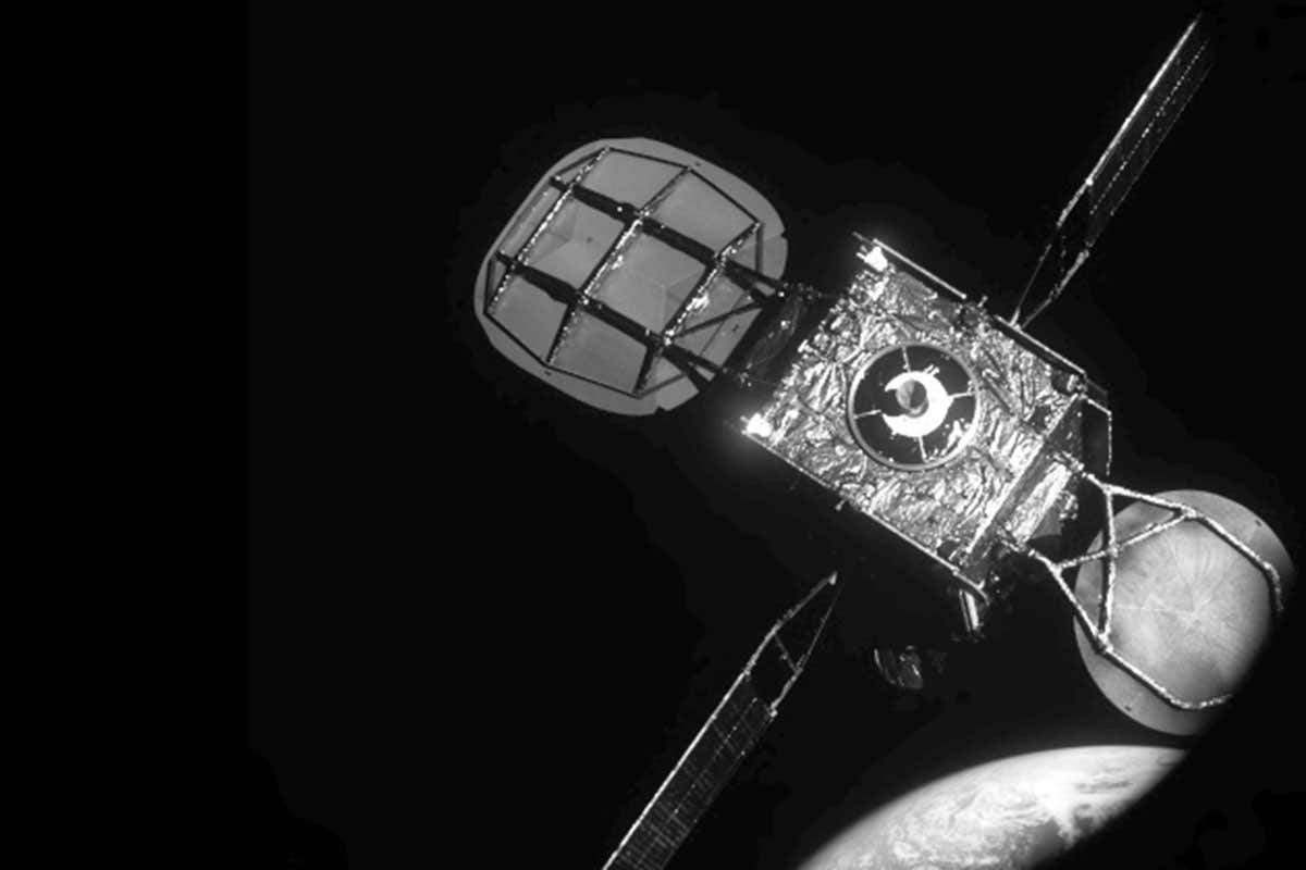 First private space rescue mission sees two satellites latch together