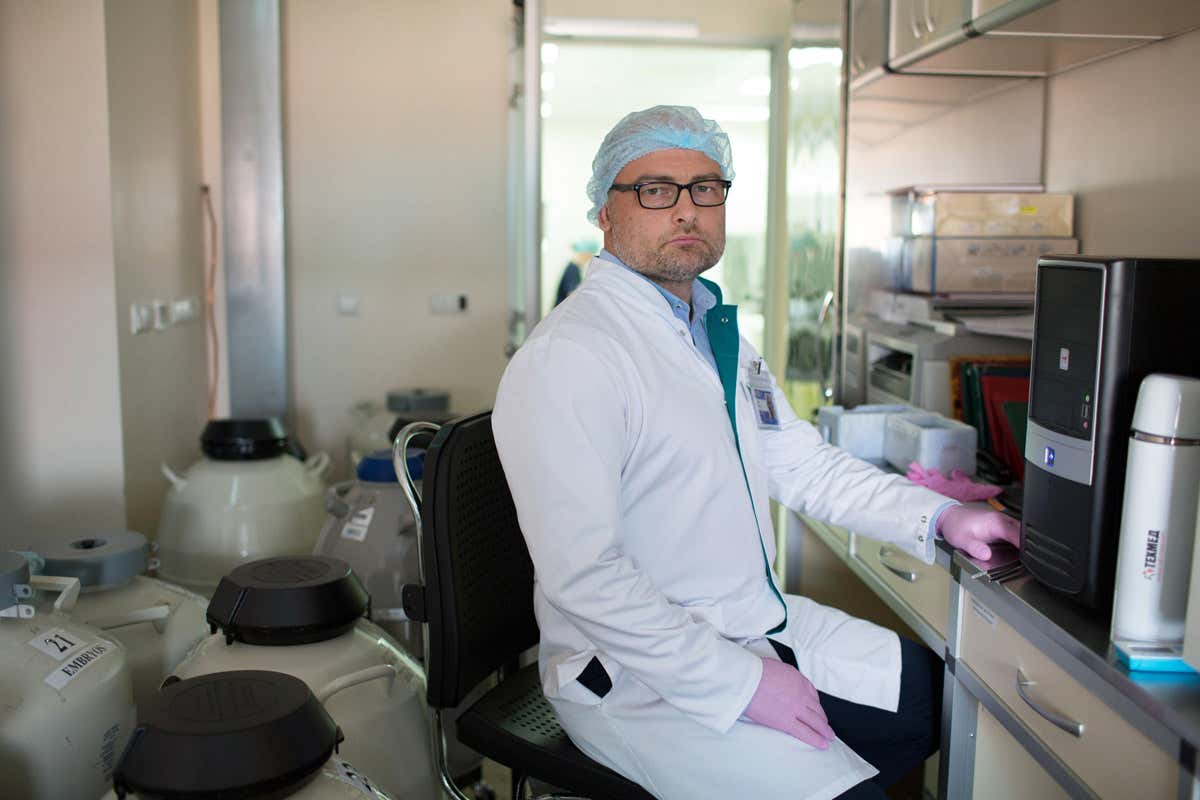Russian biologist still aims to make CRISPR babies despite the risks