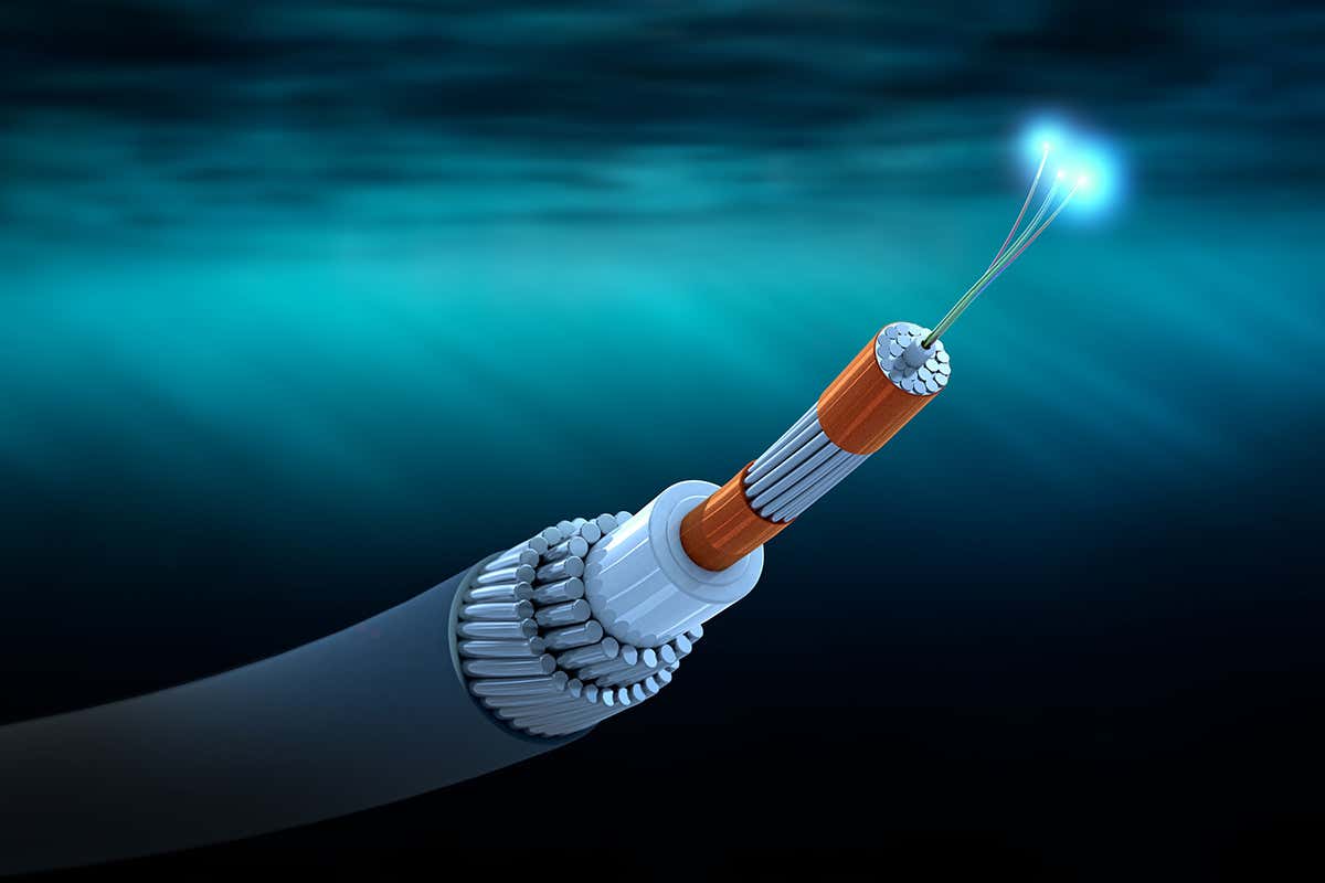 Underwater fibre optic