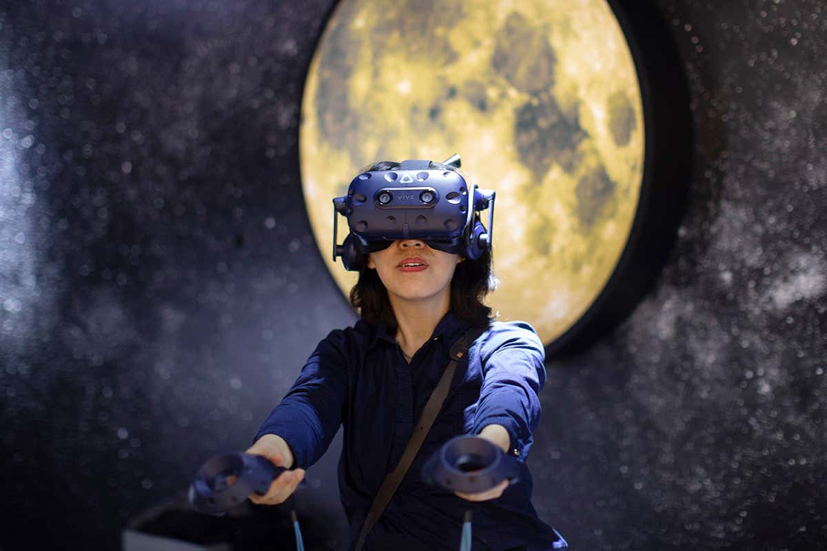 AI can stop the cybersickness some people get when using VR headsets