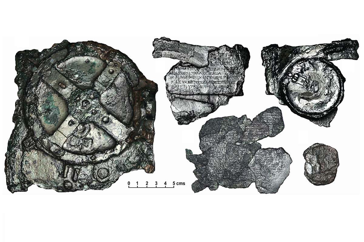 Ancient 'computer' may have used bejewelled rings to model the cosmos