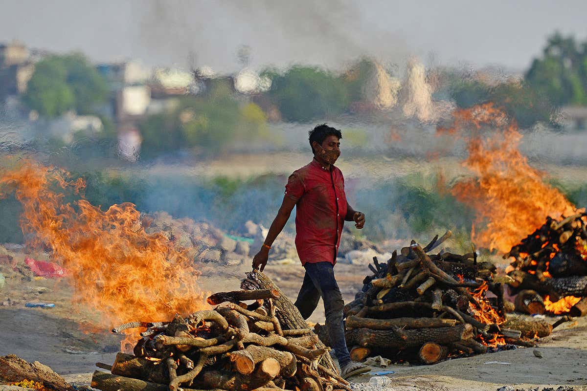 funeral pyres India