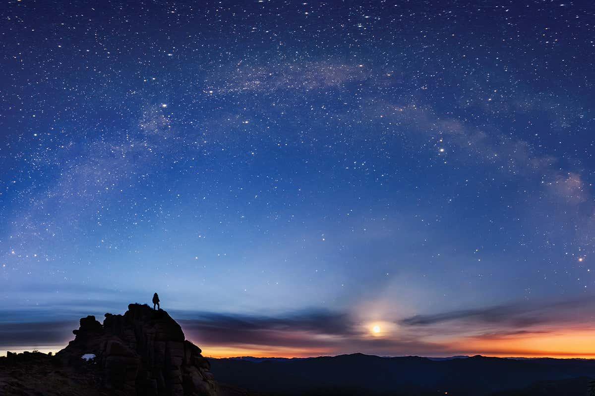 How to find the constellations of Leo and Virgo in the night sky