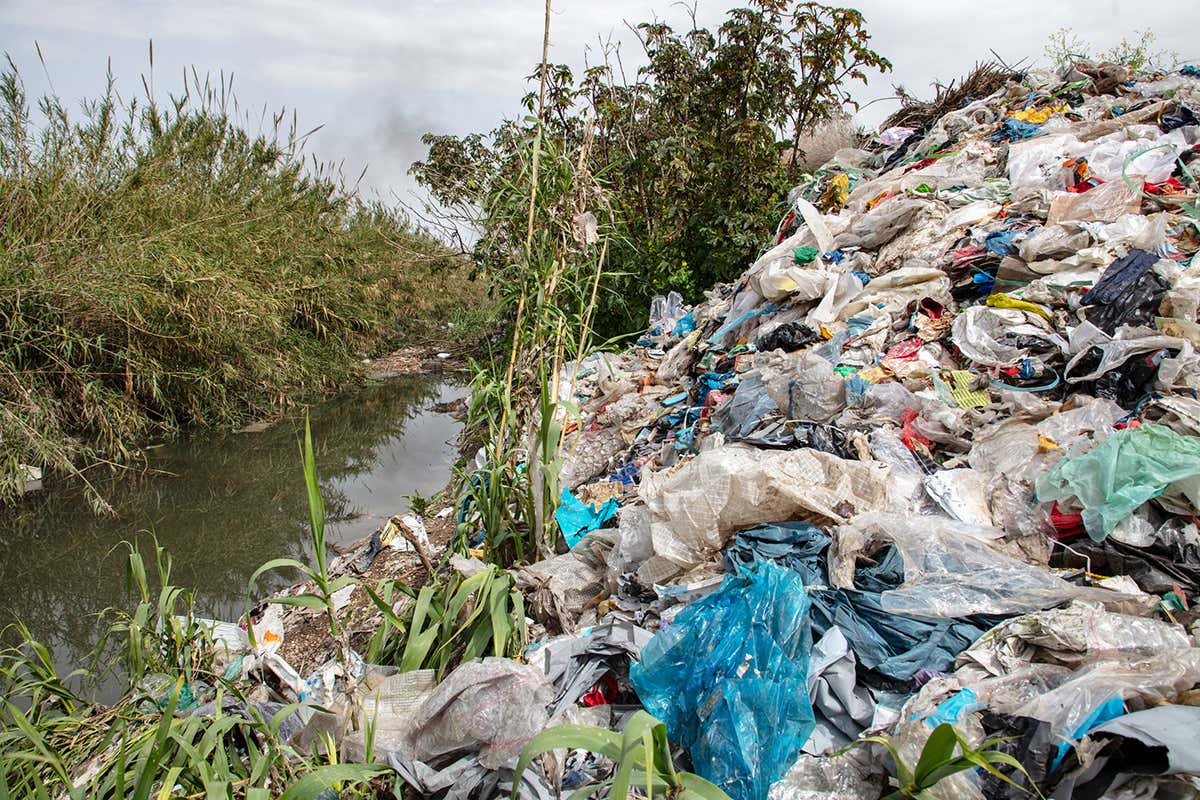 Can the UK recycle plastic without dumping it on other countries?