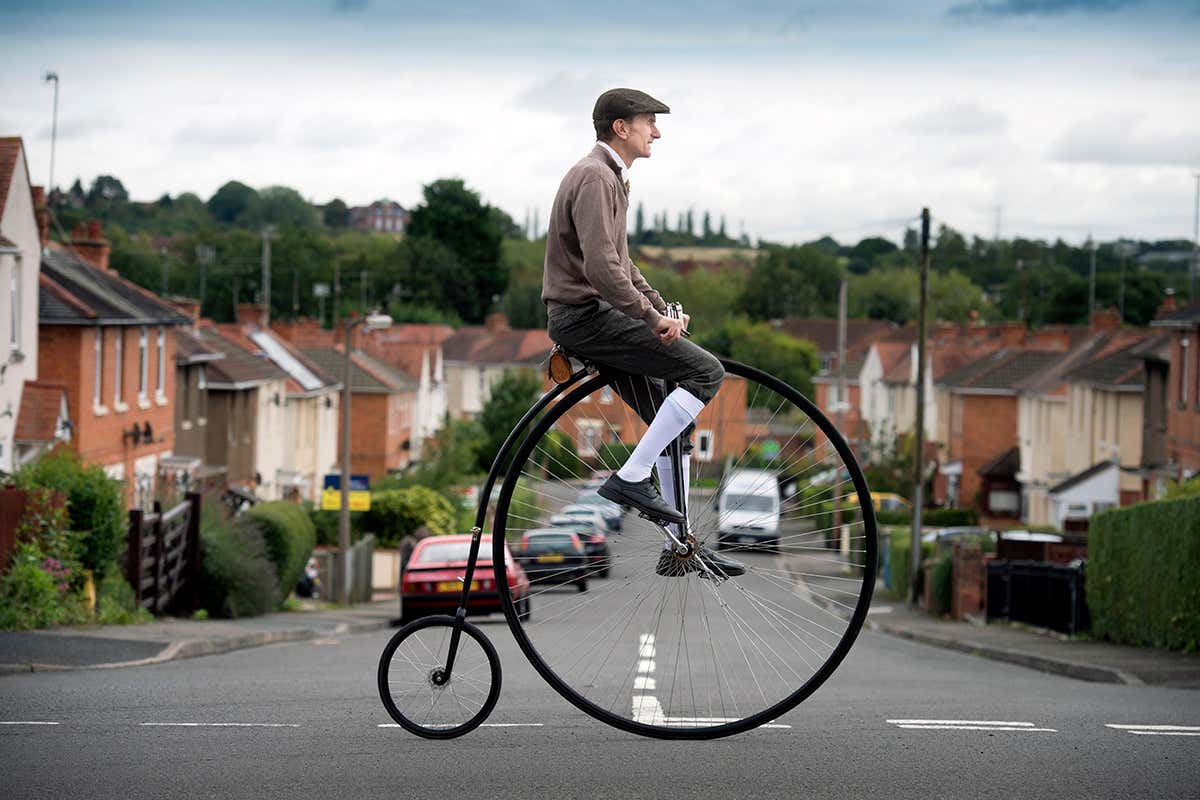 Would taller people benefit from bicycles with larger wheels?