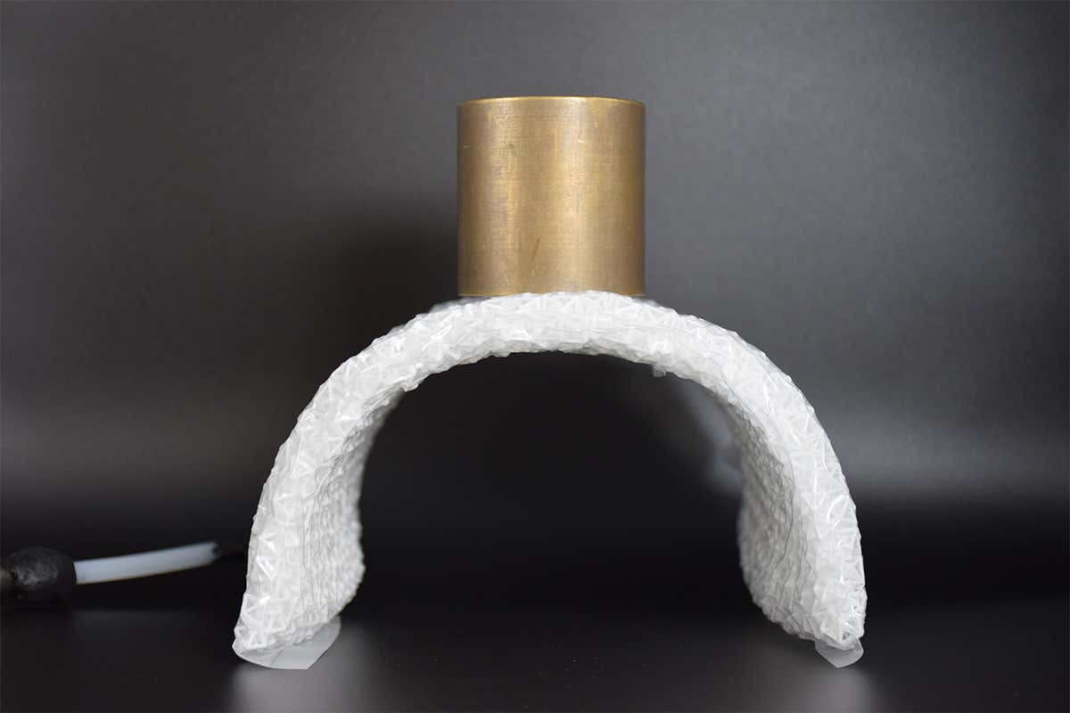 Chainmail arch supporting weight