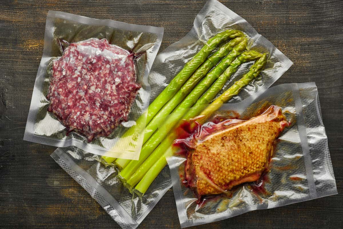 How to sous vide steak using a beer cooler box