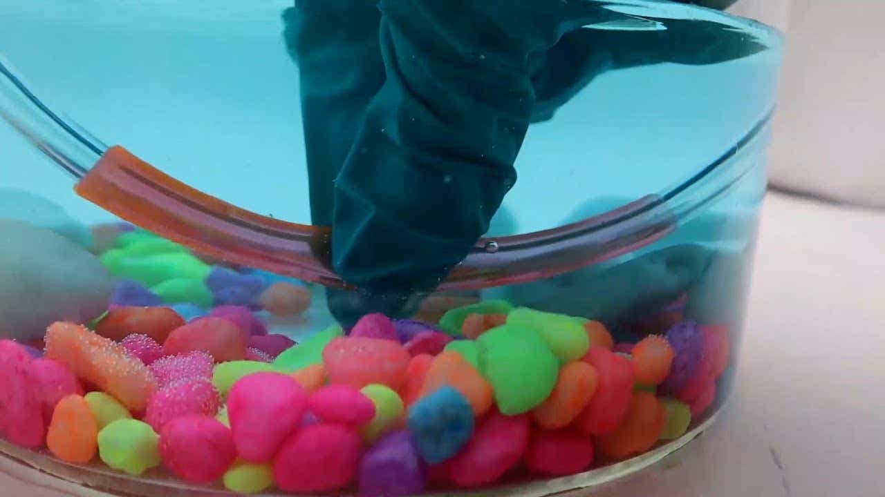 Self-healing plastic repairs itself in 10 seconds even under water