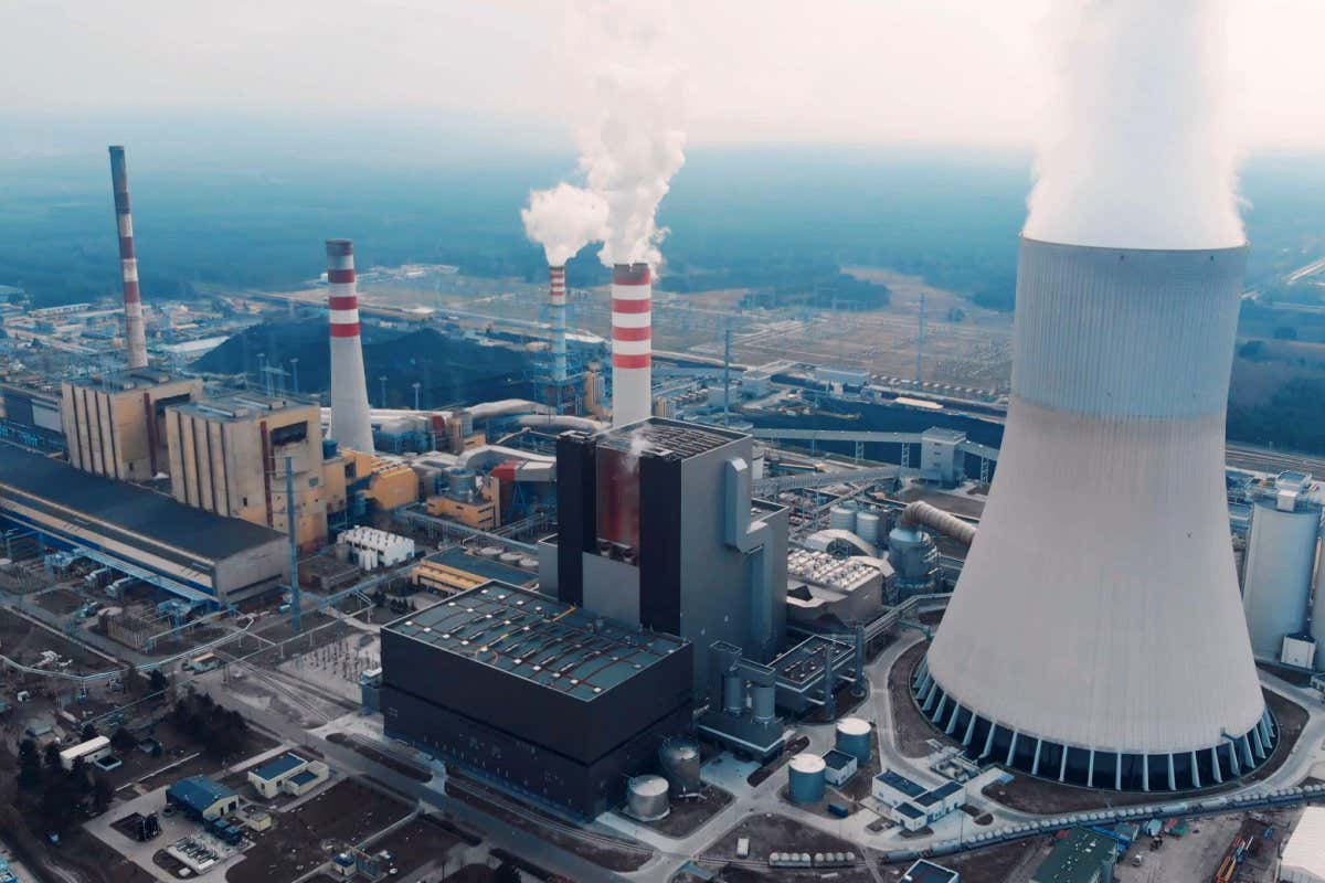 2C1T6DR Aerial View Of Large Chimneys From The Kozienice Coal Power Plant In Poland - Swierze Gorne.
