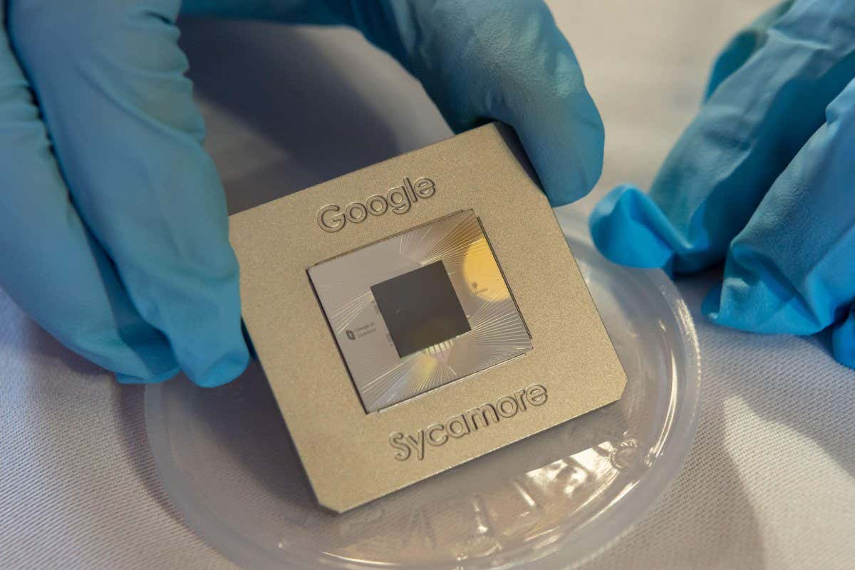 2G9MFKY Munich, Germany. 27th July, 2021. A Google quantum processor 