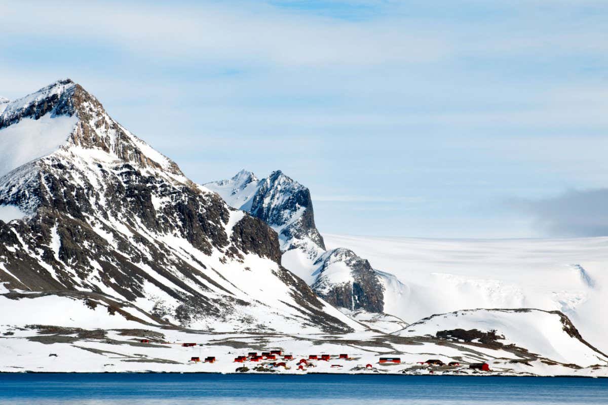 Esperanza Station on Hope Bay is located on the tip of the Antarctic Peninsula and at the opening of the Antarctic Sound.