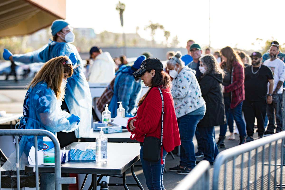 People at a covid-19 testing site in San Diego, US, on 29 March