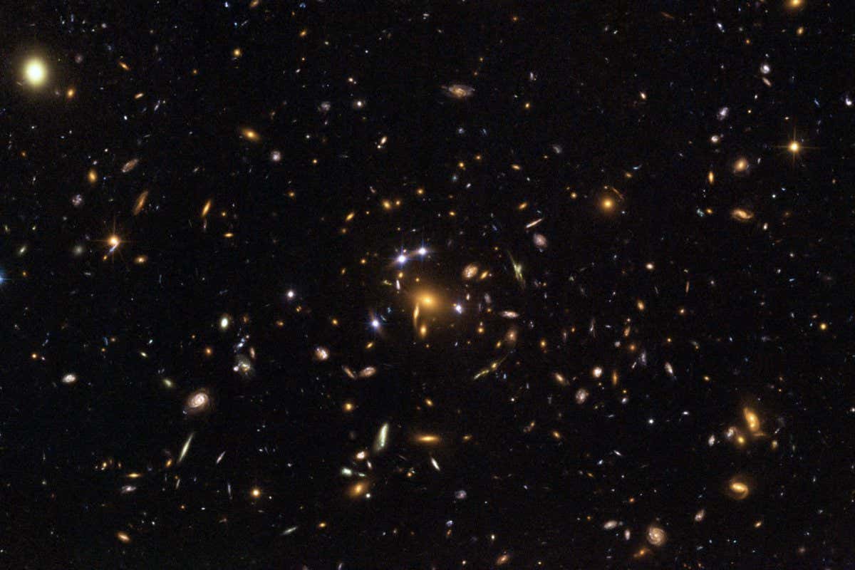 Galaxy cluster SDSS J1004+4112