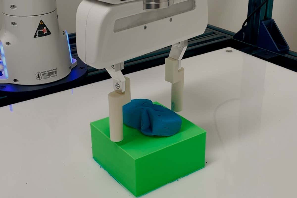 AI-powered robot learned to make letters out of Play-Doh on its own