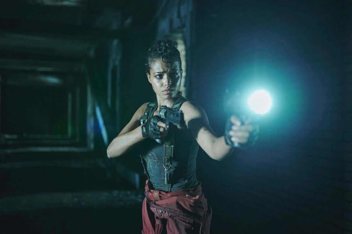 RESIDENT EVIL. (L to R) ELLA BALINKSA as JADE, ELLA BALINSKA as JADE in RESIDENT EVIL. Cr. MARCOS CRUZ/NETFLIX ?? 2021