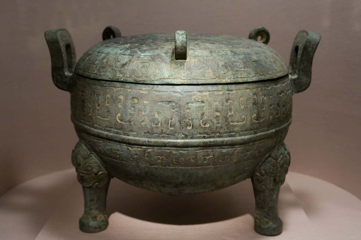 Bronze pot