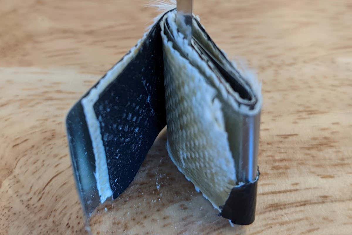 Aluminium-sulphur battery