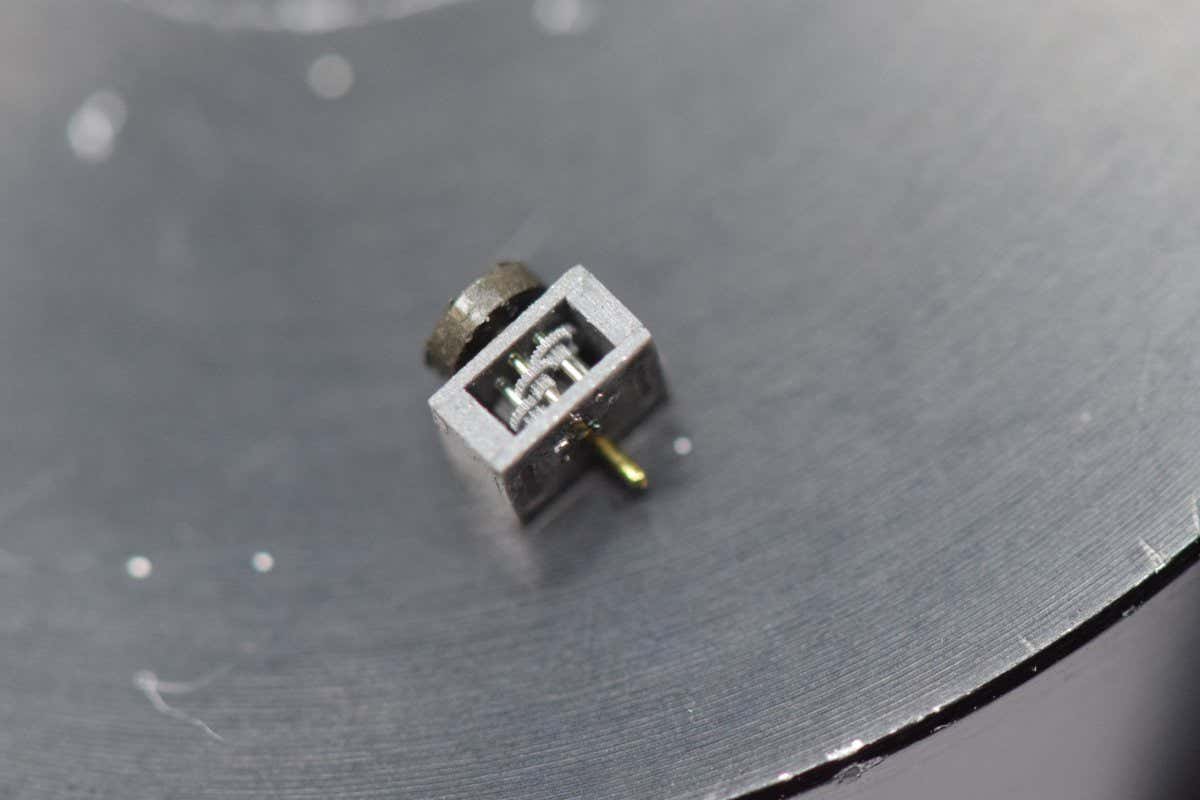A tiny gearbox driven by an external magnetic field enabled one soft robot to jump almost 40 times its height