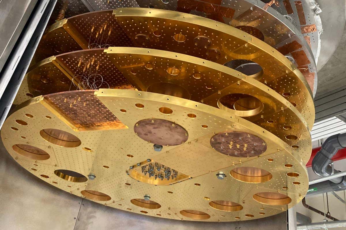 Fridge for quantum computers