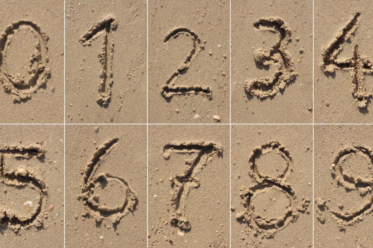 0-1-2-3-4-5-6-7-8-9 sand beach digits.