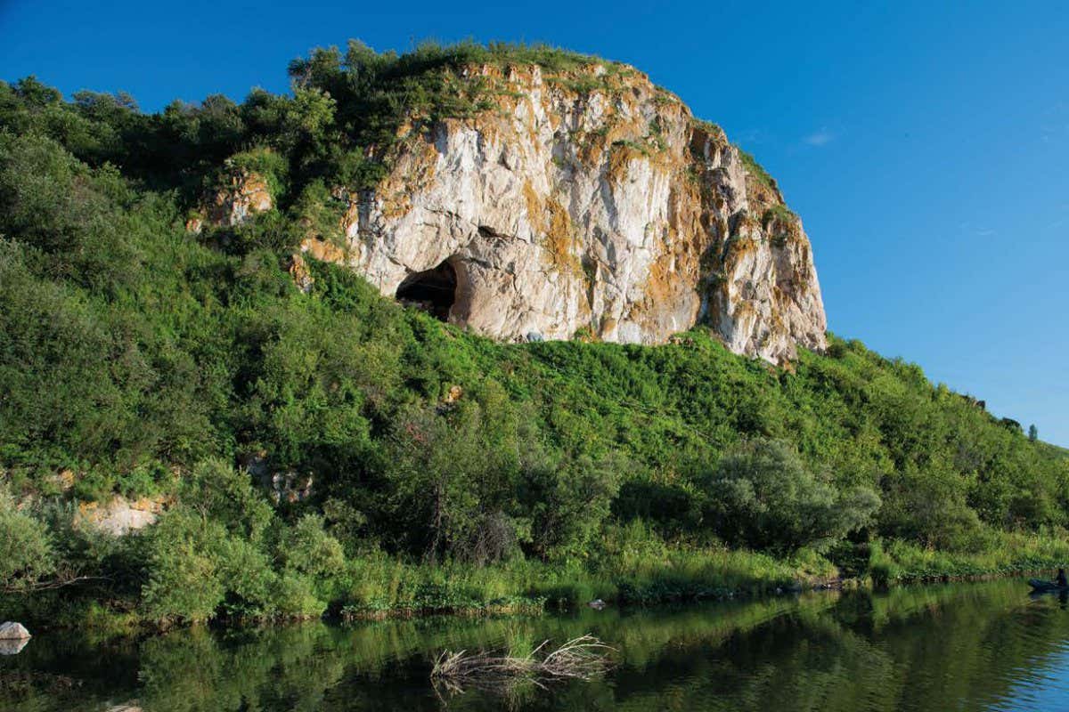 Chagyrskaya Cave in Siberia