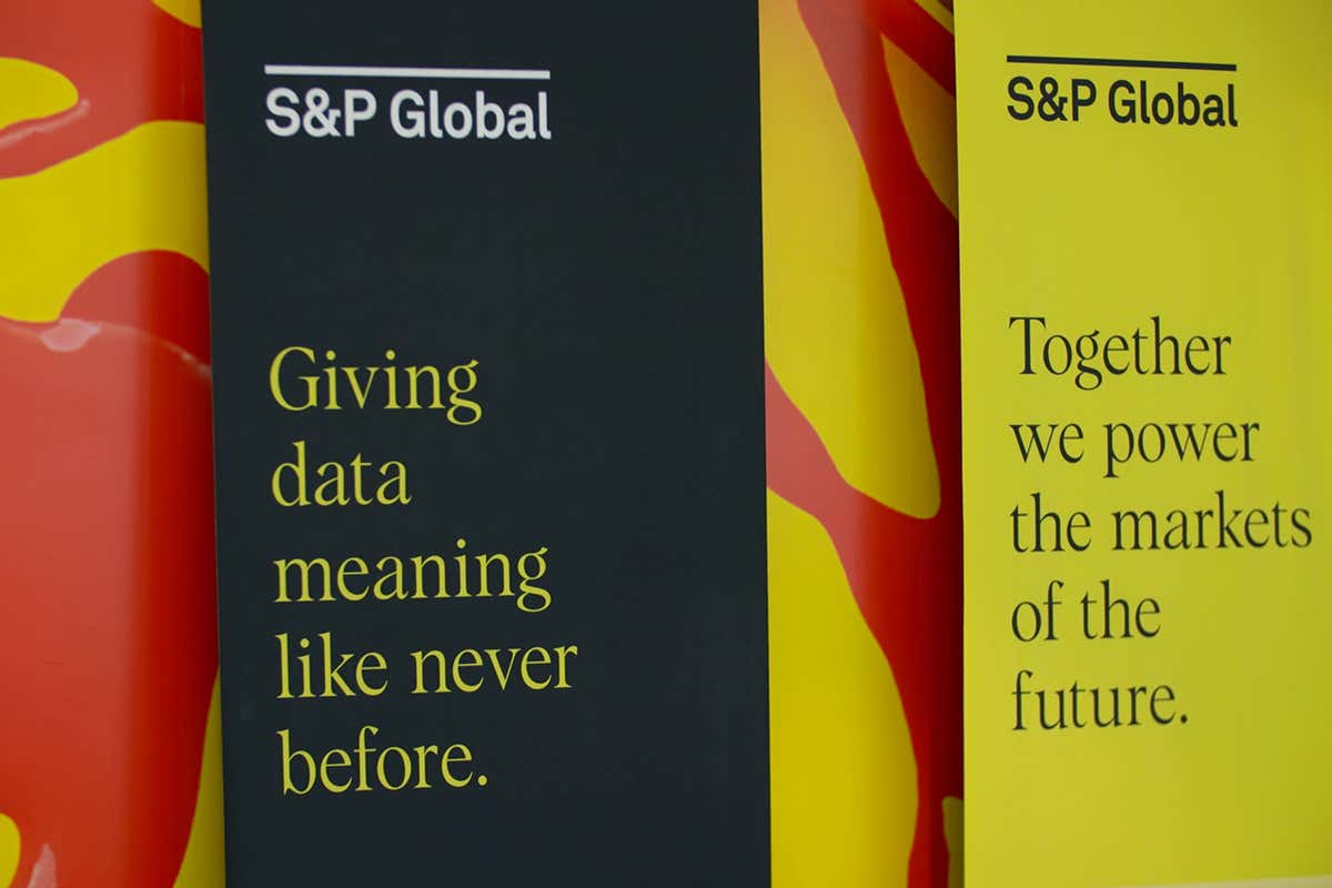 Bringing benchmarking to carbon markets