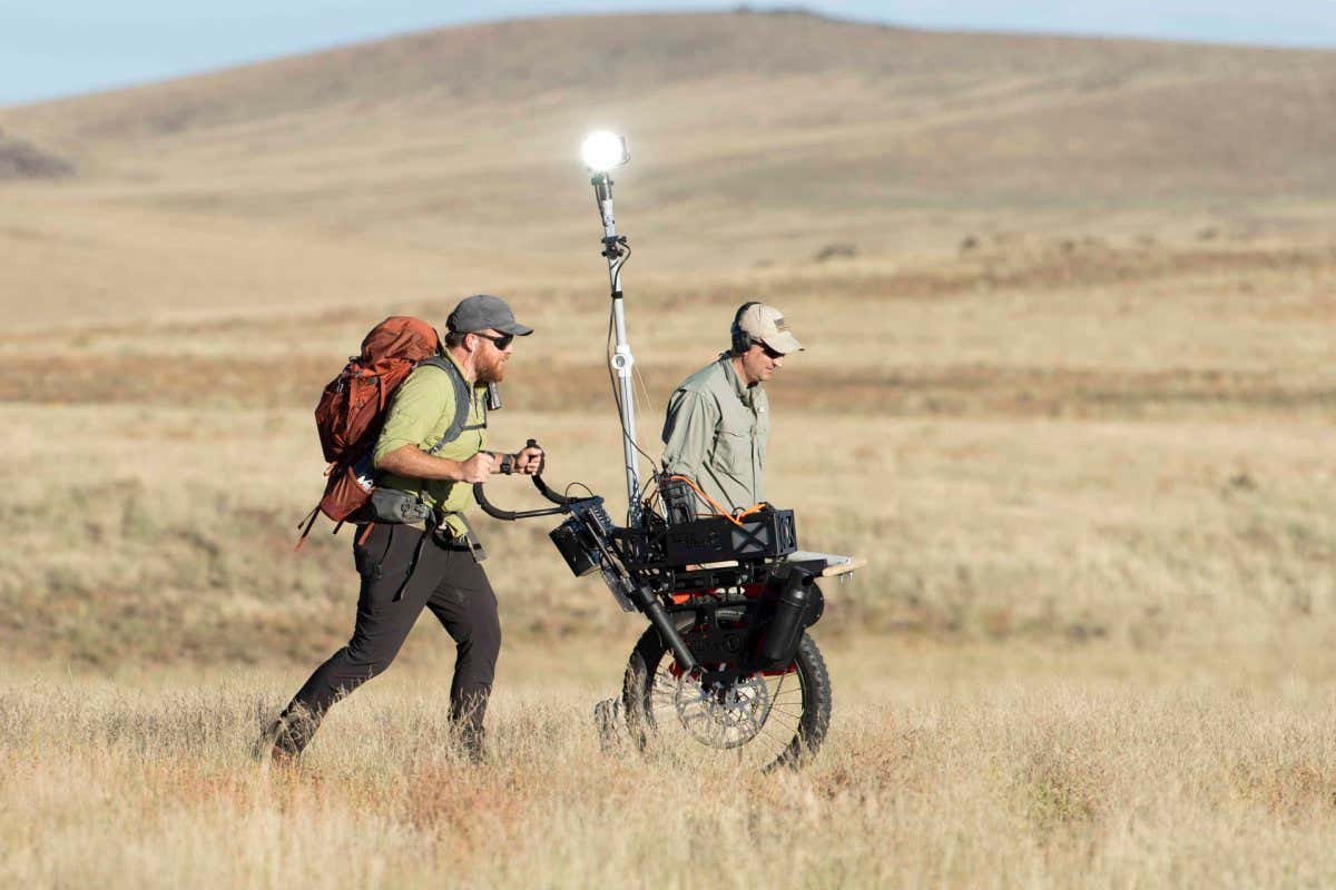 PHOTO DATE: 10-04-22 LOCATION: Flagstaff, Arizona SUBJECT: Joint EVA Test Team (JETT) Field Testing - JETT 3 fully integrated mission scale test PHOTOGRAPHER: BILL STAFFORD