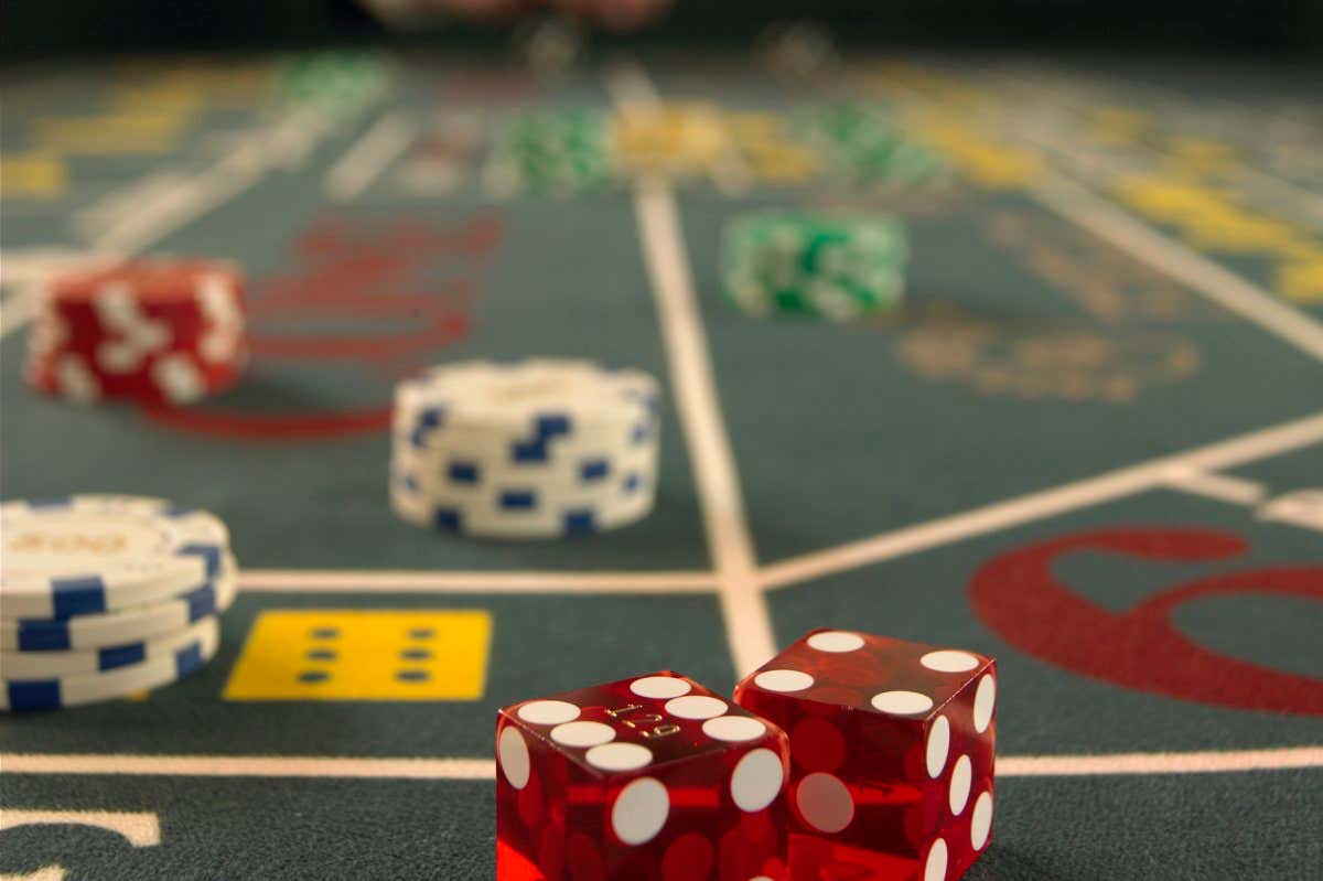 If the house always wins, how do professional gamblers make a living?