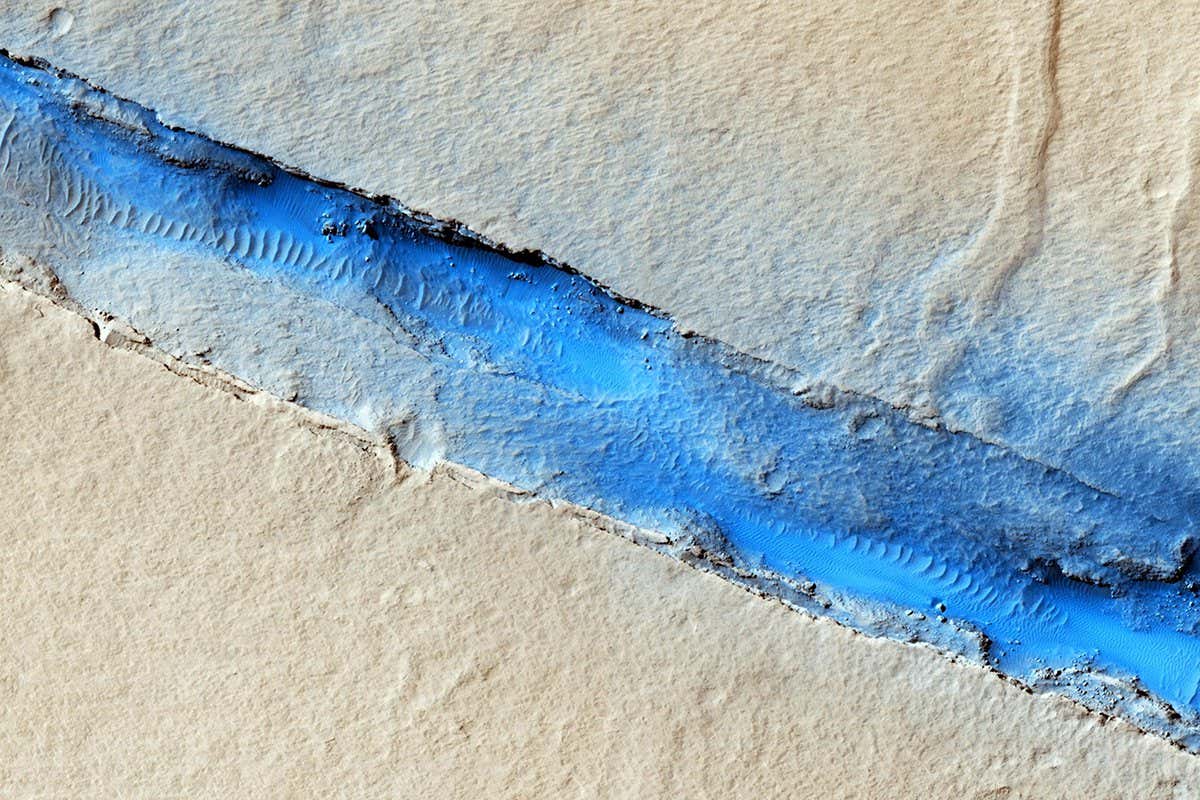 Fissure near Cerberus Fossae with Tectonic Morphologies NASA/JPL-Caltech/Univ. of Arizona