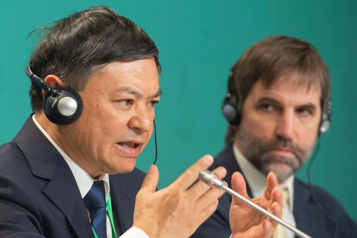 Huang Runqiu and Steven Guilbeault