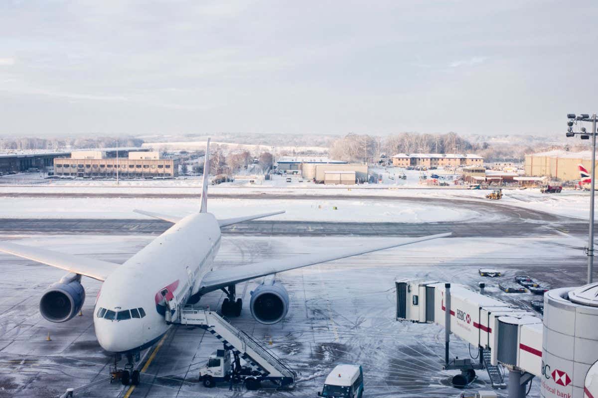 BHER2R Gatwick Airport in Snow, Winter 2010