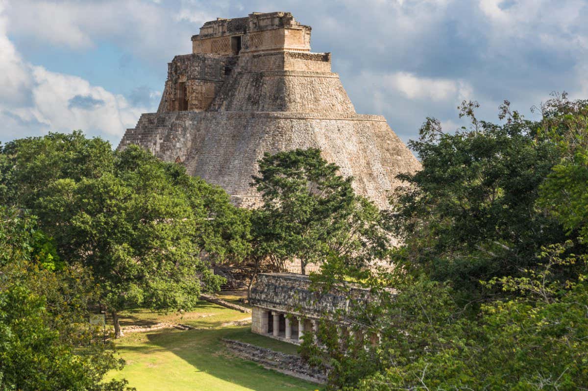 HH6DW5 Pyramid of the Magician in Uxmal, Yucatan, Mexico