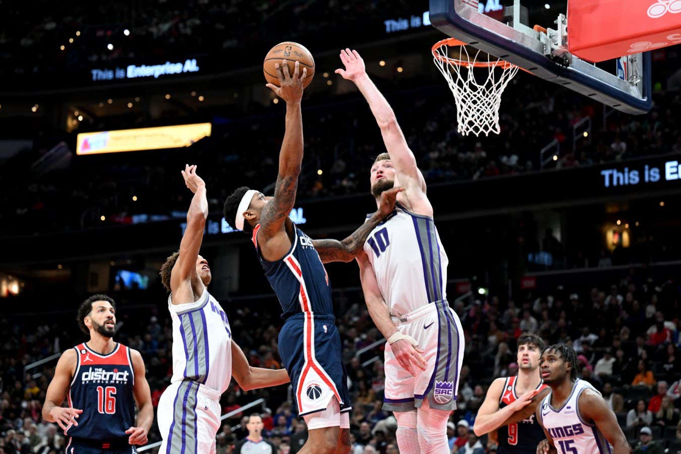 Bradley Beal of the Washington Wizards drives to the basket