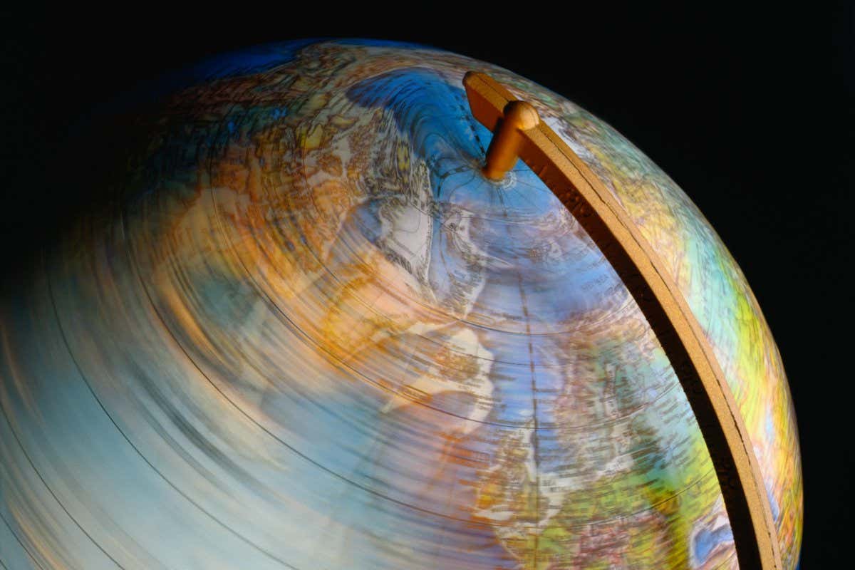 EHE3AK Spinning Globe. Image shot 07/2010. Exact date unknown.