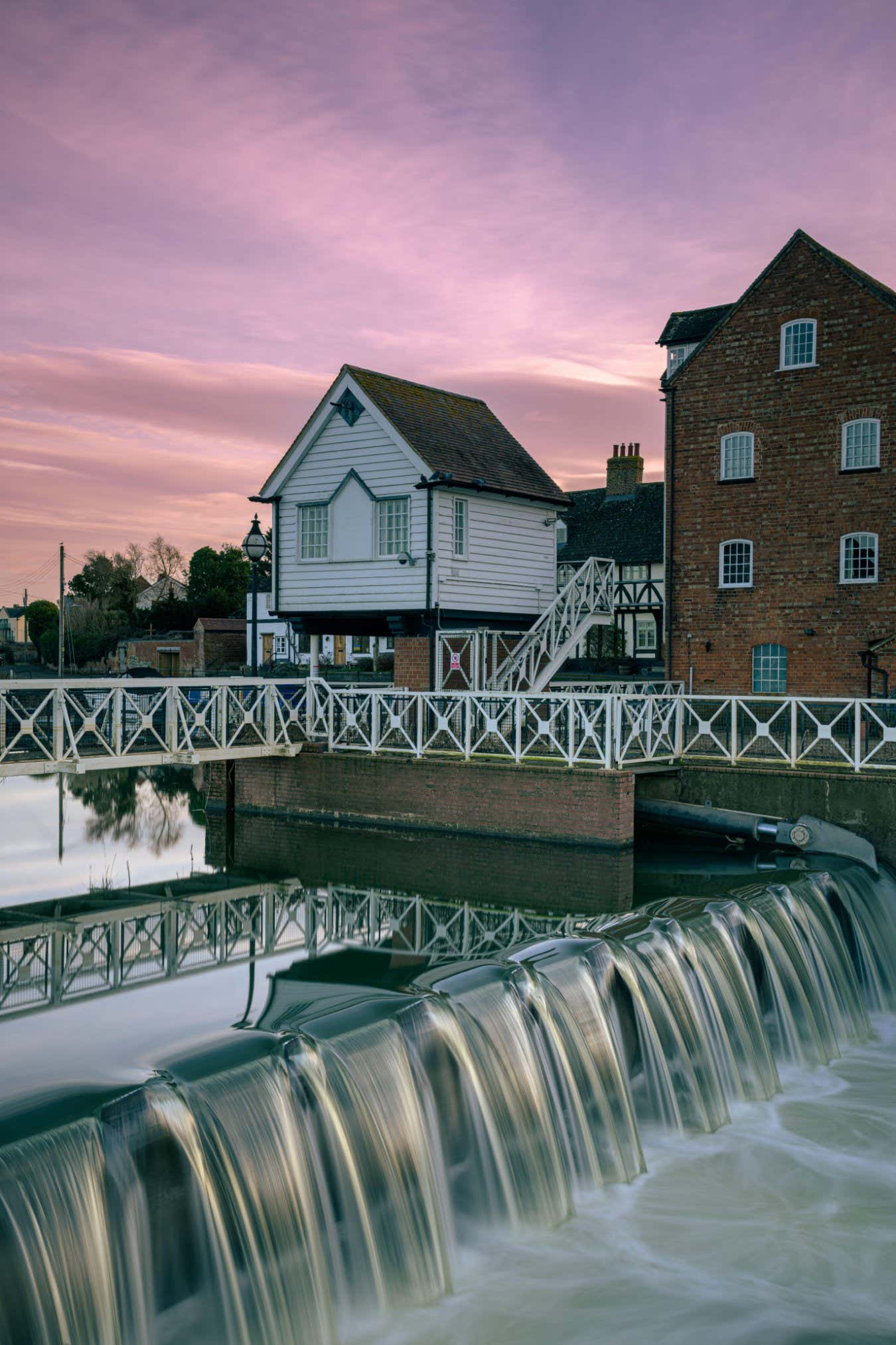 2MW349R Abbey Mill and Weir, Tewkesbury at sunrise