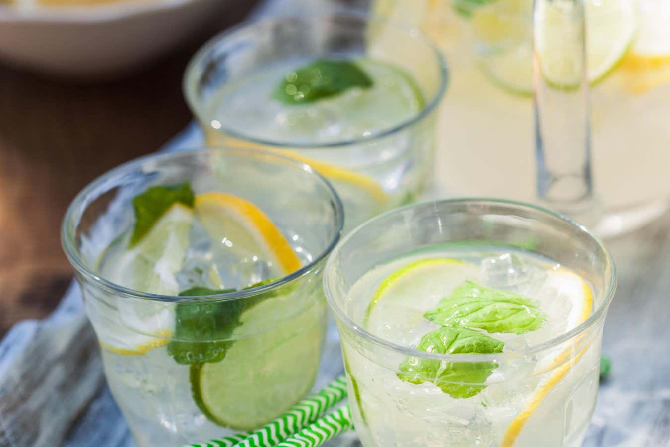 JMD2WX refreshing lemonade drink with mint lime lemon in garden