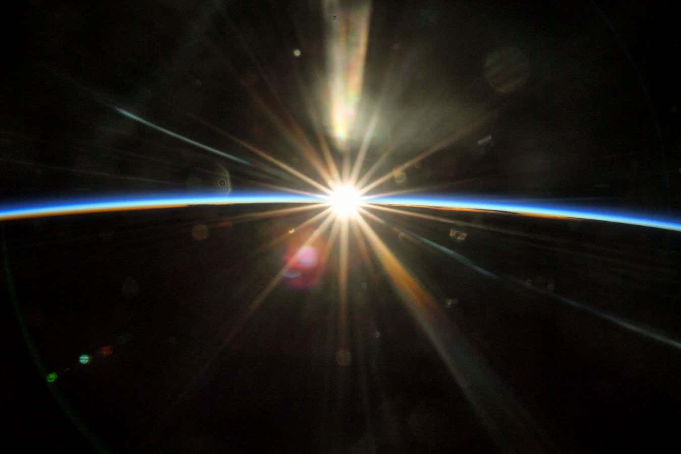 iss067e189024 (July 16, 2022) --- The sun's rays begin to illuminate the Earth's atmosphere as the International Space Station flew into an orbital sunrise 261 miles above Texas. iss067e189024 NASA ID: iss067e189024 iss067e189024 (July 16, 2022) --- The sun's rays begin to illuminate the Earth's atmosphere as the International Space Station flew into an orbital sunrise 261 miles above Texas. Date Created:2022-07-16 Center:JSC