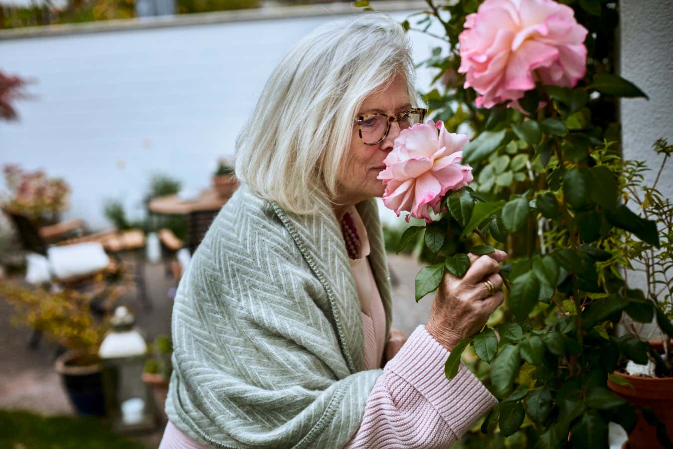 Loss of smell may be an early sign of Alzheimer's in at-risk people