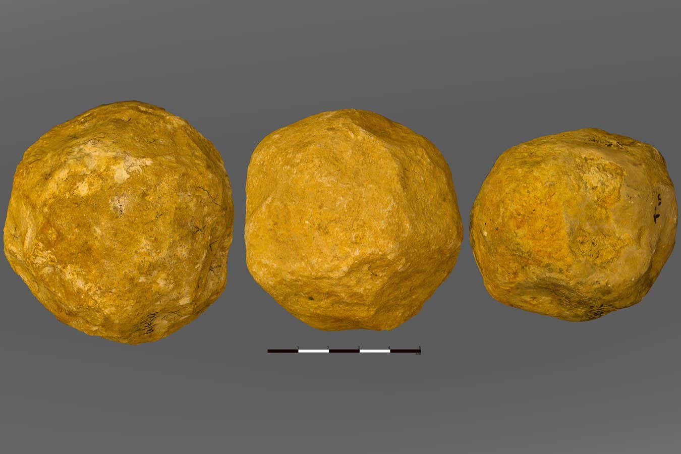 The limestone spheroids of 'Ubeidiya