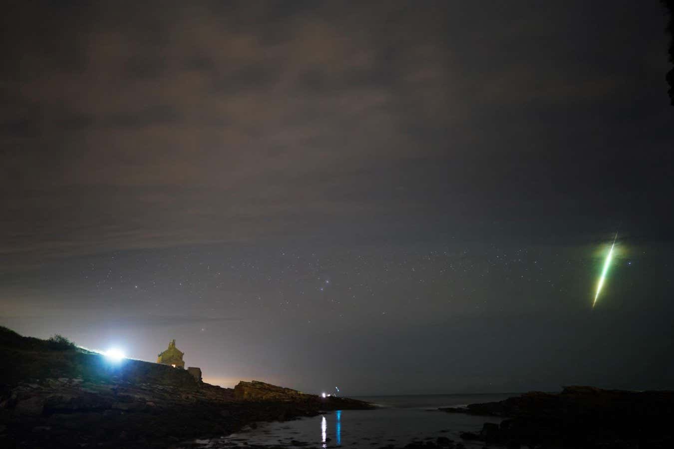 A meteor from the Draconid meteor shower