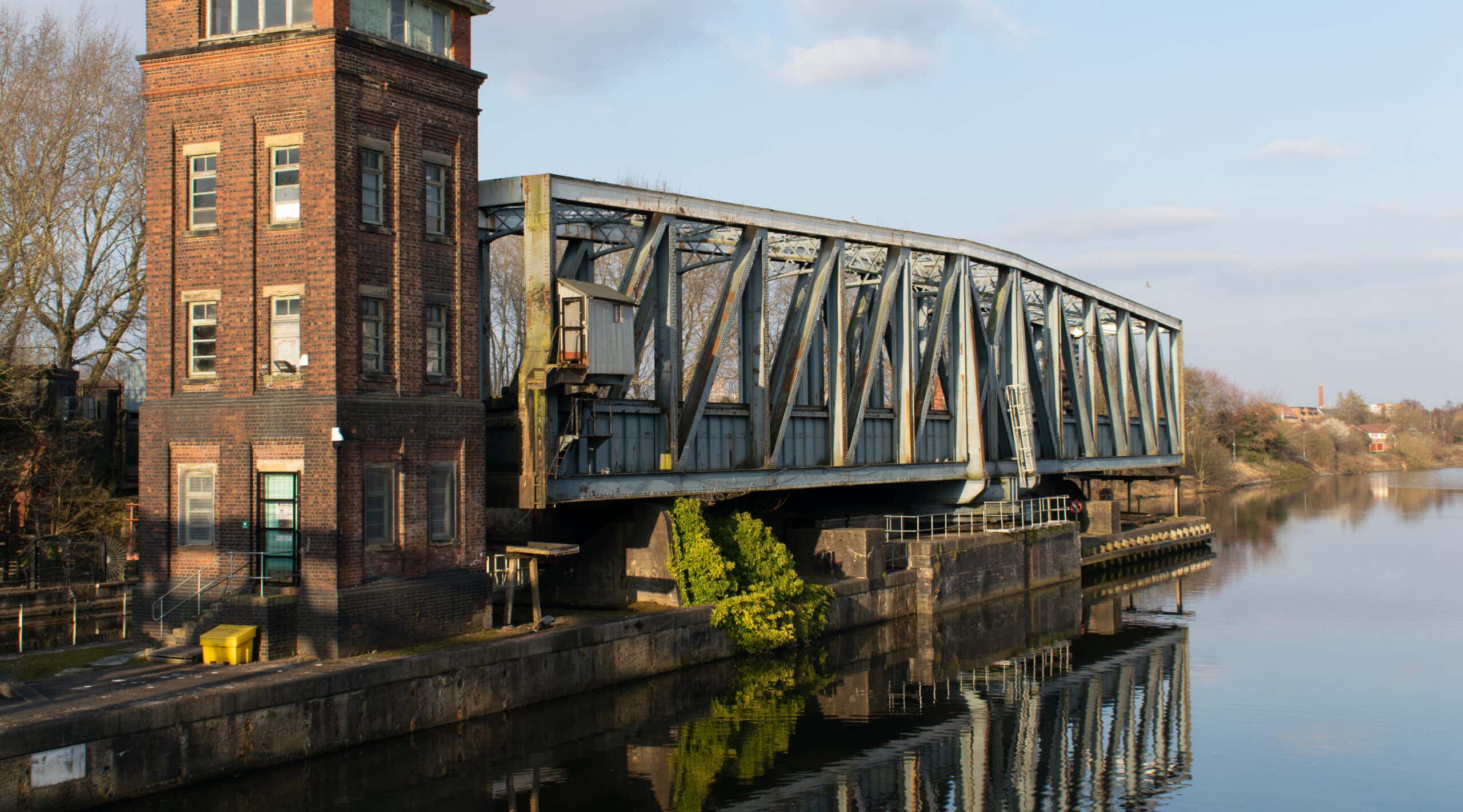Control tower, Barton Swing Aqueduct, 1894 carrying the Bridgewater canal over the River Irwell and Manchester Ship Canal, England, UK