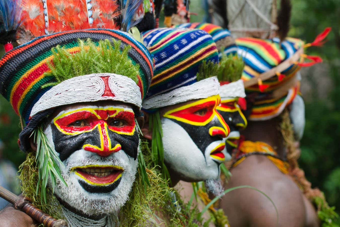 C8XMYW Western Highland Sing sing group performing at the Mt Hagen Show Papua New Guinea