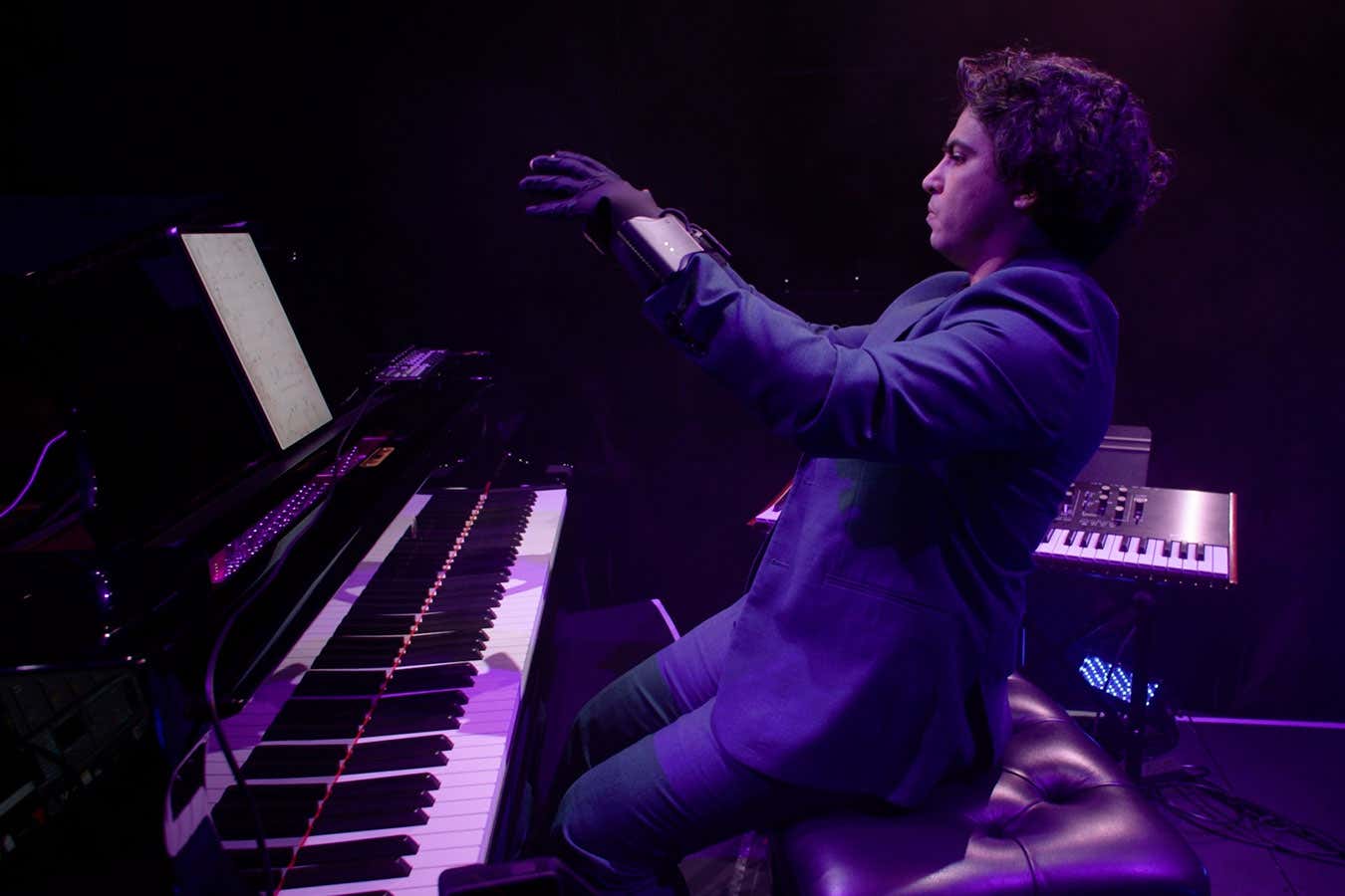 Zubin Kanga performs 'Cyborg pianist' and Kings Place, London