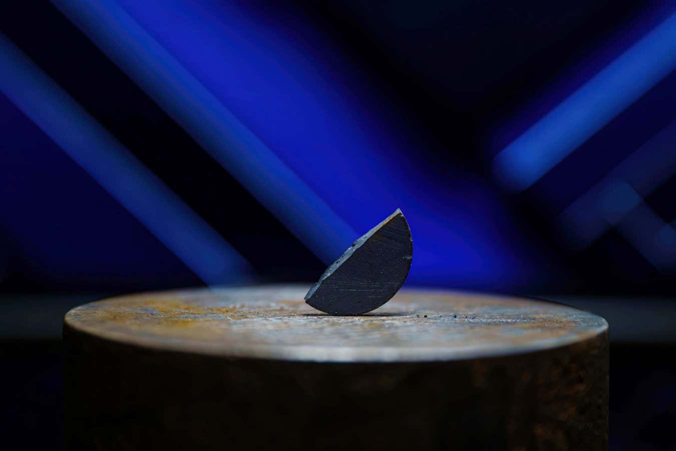 2RFE6YH LK-99 room-temperature revolutionary superconductor. High quality photo