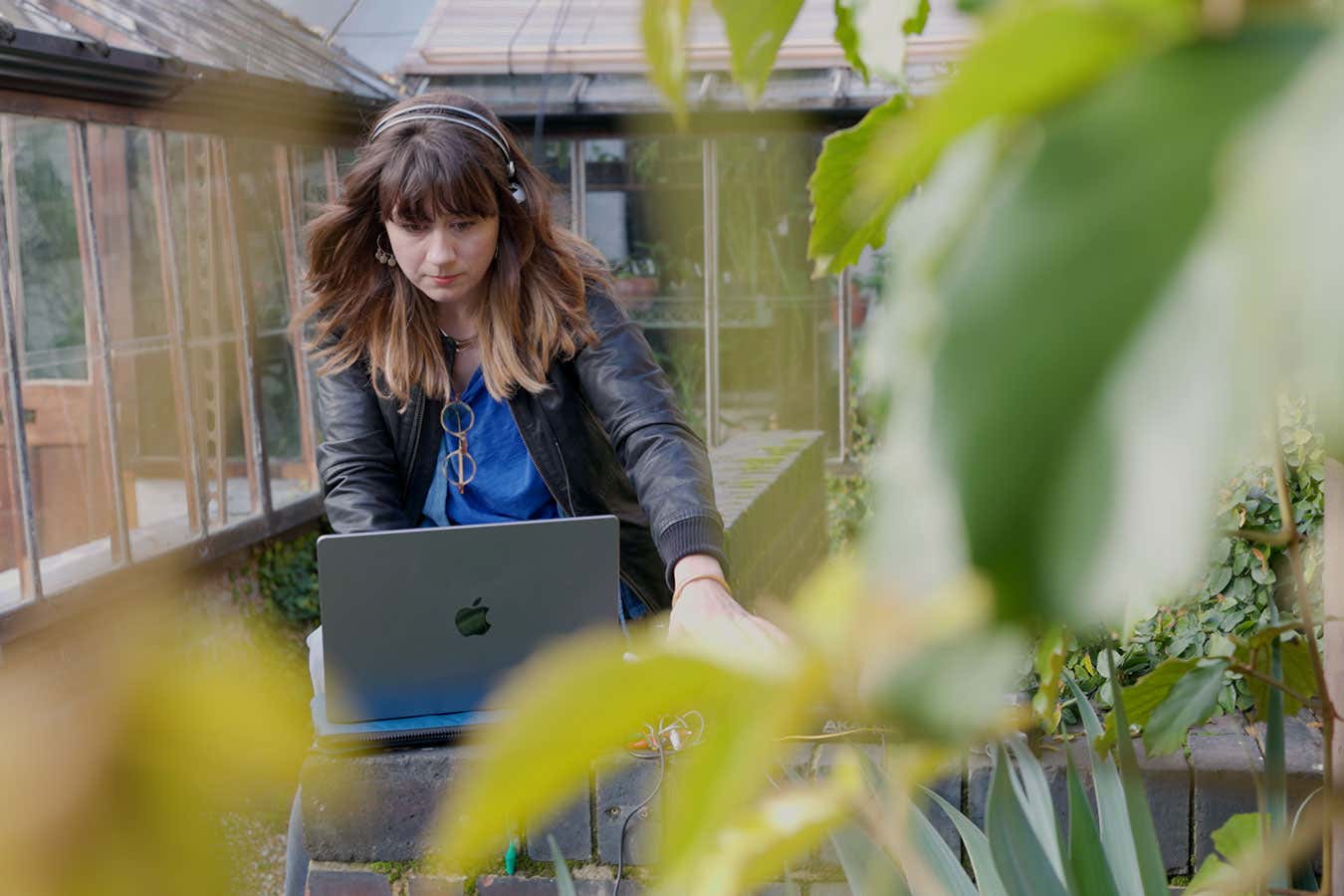 Composer and musician Helen Anahita Wilson records bioelectric signatures of cancer treating plants at Chelsea Physic Gardens