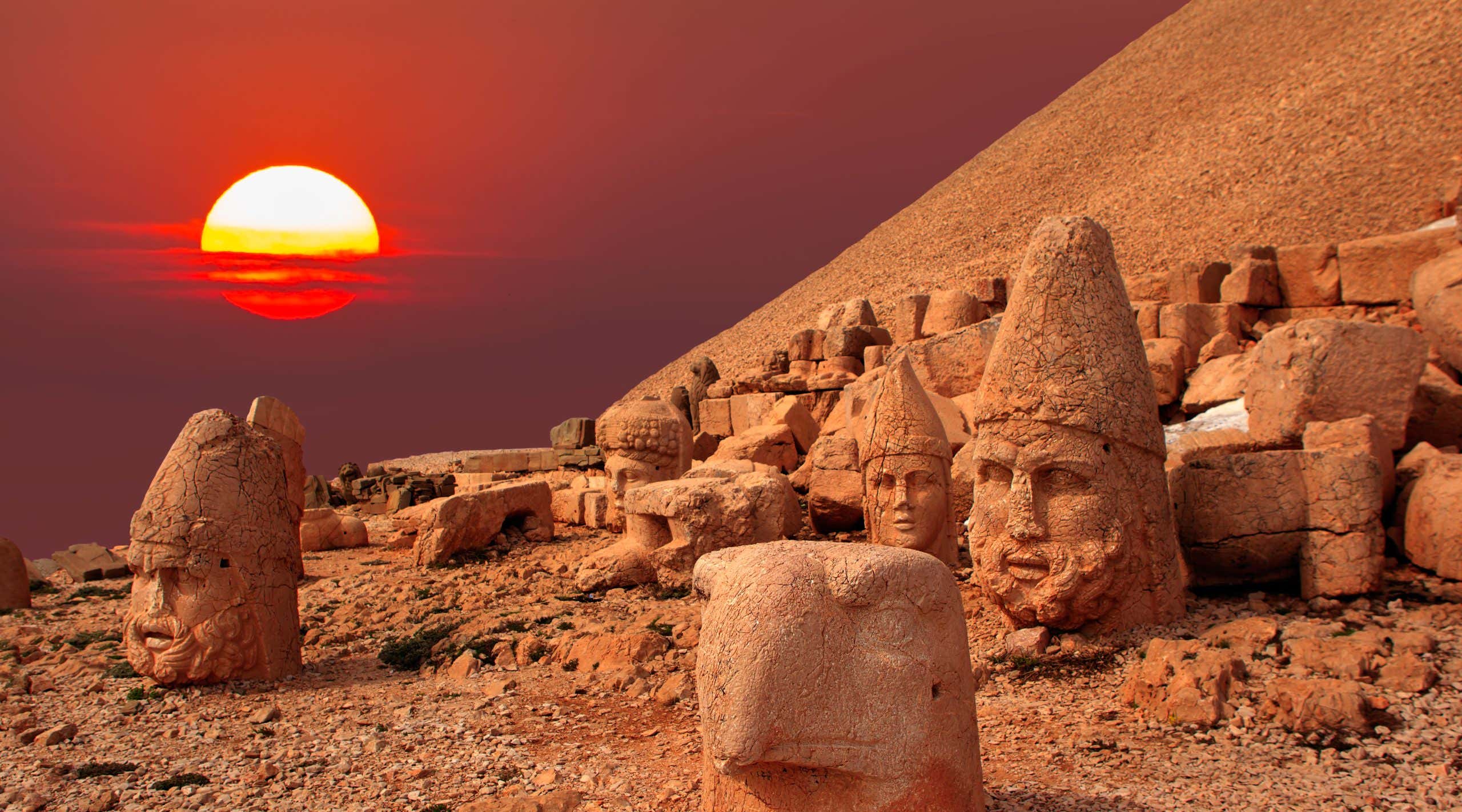 Nemrut Mountain, the most beautiful sunset in the world - Adiyaman, Turkey