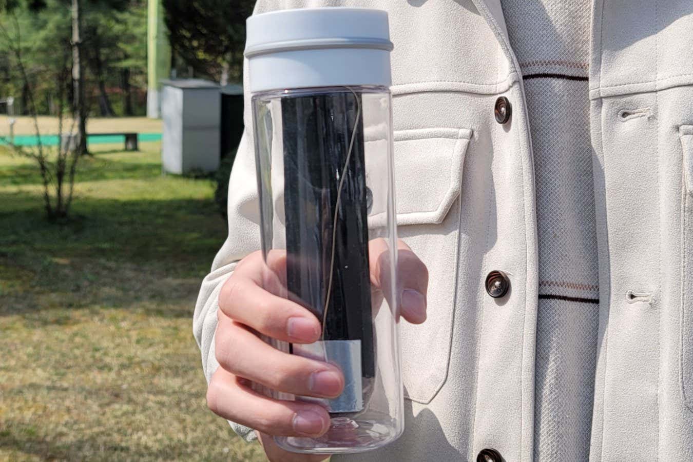 This water purification system is powered by static electricity